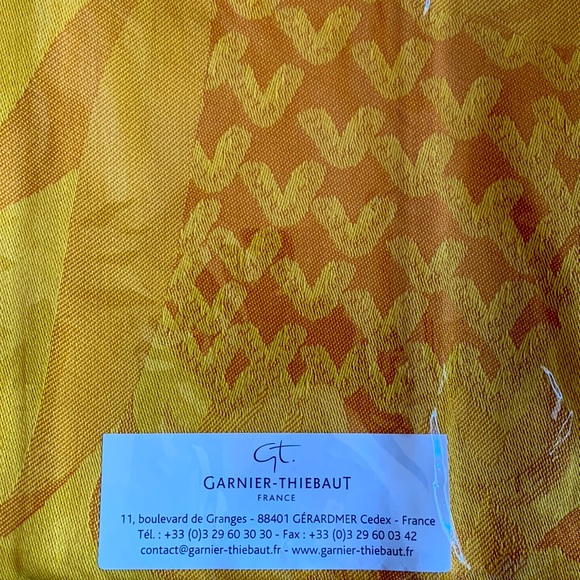 Never used beautiful tea towels from Paris! - Picture 2 of 4